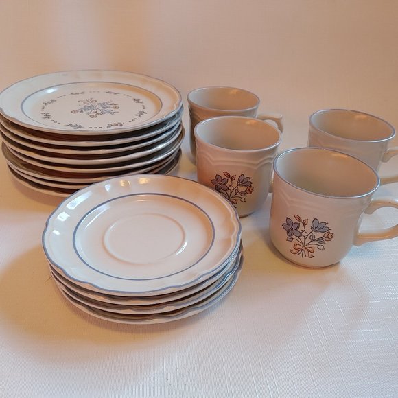 Elegant Floral Dinnerware Set - Picture 1 of 9